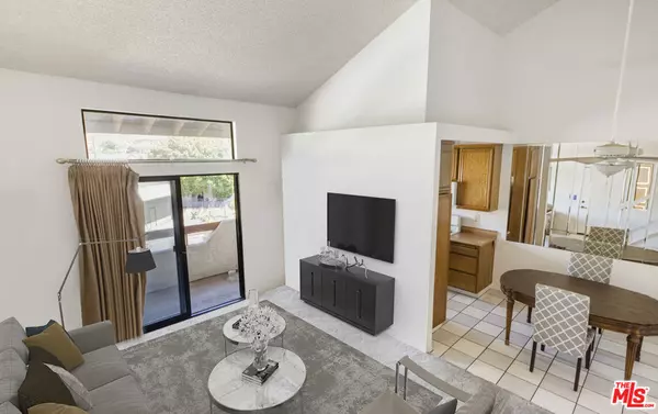 Santa Clarita, CA 91387,28011 Tiffany LN #324