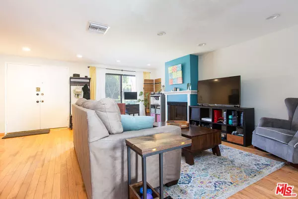 Lake Balboa, CA 91406,16735 Vanowen ST