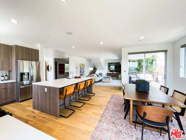 Los Angeles, CA 90042,828 Cresthaven DR