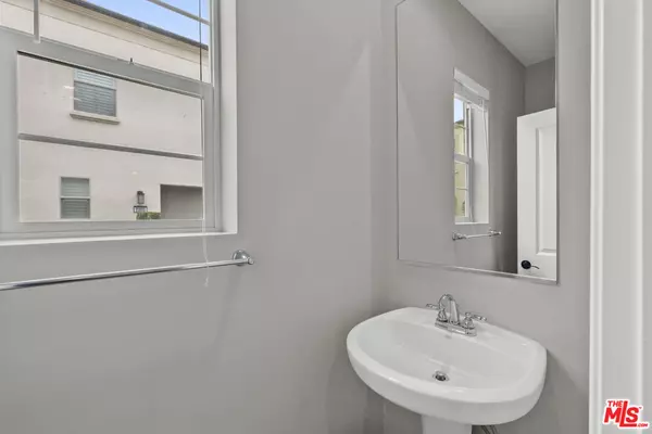 Santa Clarita, CA 91350,21845 Propello DR