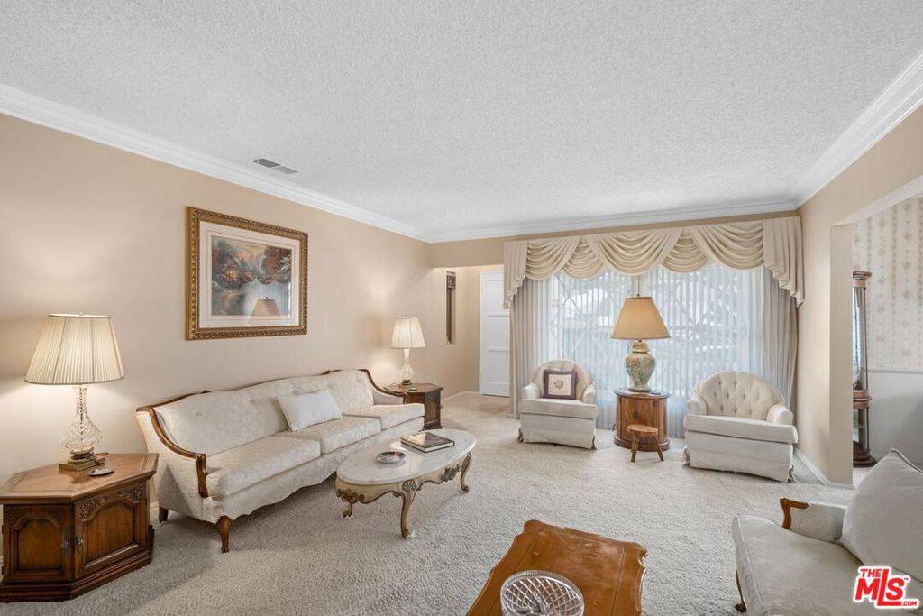 Inglewood, CA 90305,2734 W 94th ST