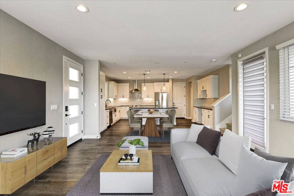 Gardena, CA 90249,2054 Mylitta WALK