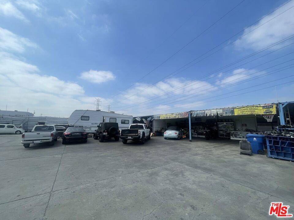 Los Angeles, CA 90002,9101 S Alameda ST