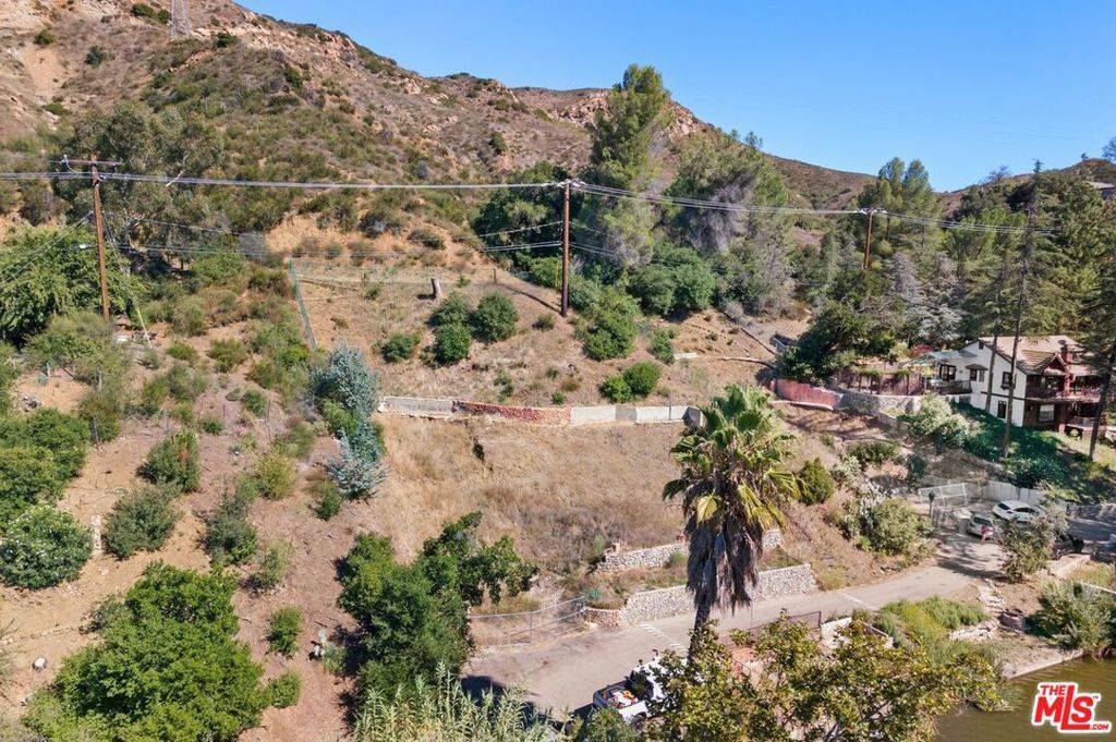 2040 E Lakeshore DR, Agoura, CA 91301