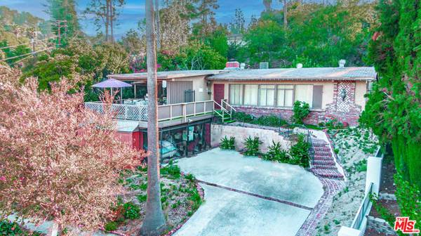 18116 Rancho ST, Tarzana, CA 91356