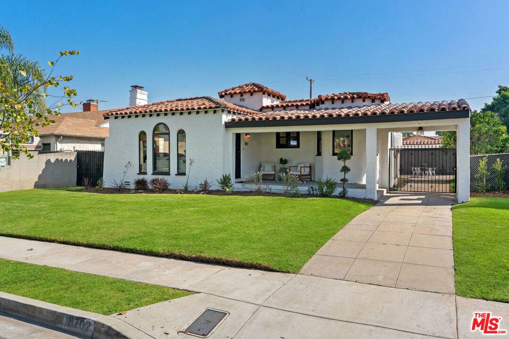 8702 S 4th AVE, Inglewood, CA 90305