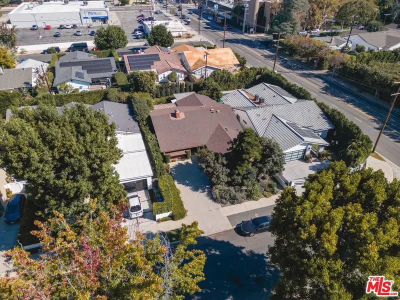 5206 Beeman AVE, Valley Village, CA 91607