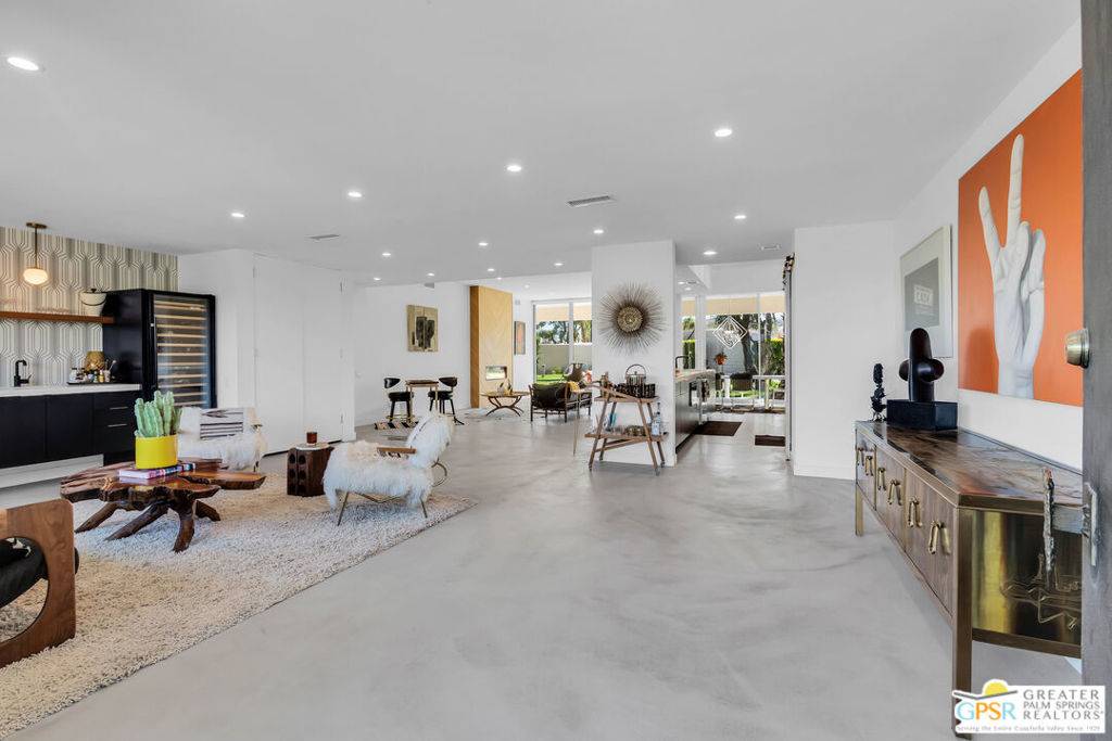 Palm Springs, CA 92264,137 Desert Lakes DR