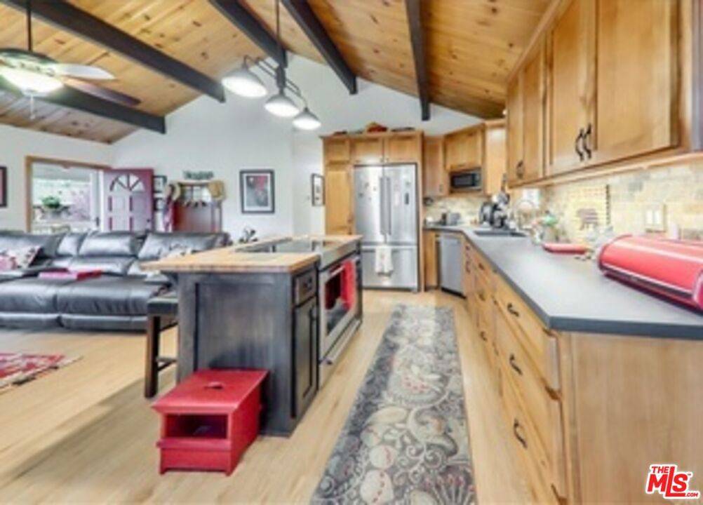 Big Bear City, CA 92314,1241 Redwood DR