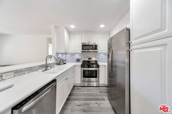 28473 Santa Rosa LN, Santa Clarita, CA 91350