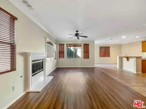 Santa Clarita, CA 91354,24103 Joshua DR