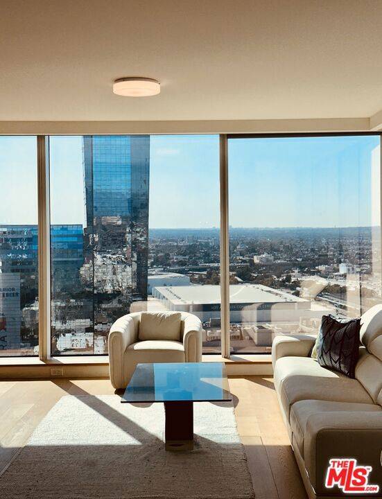 889 Francisco ST #2806, Los Angeles, CA 90017