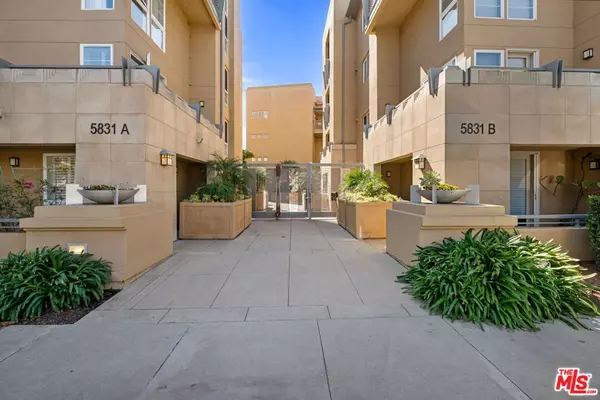Playa Vista, CA 90094,5831 Seawalk DR #231