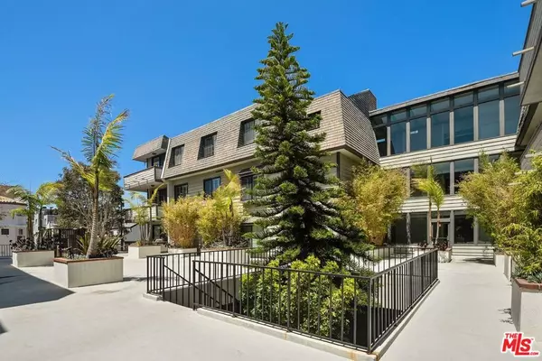 Marina Del Rey, CA 90292,306 Bora Bora WAY #105