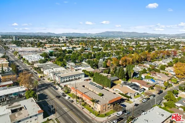 Los Angeles, CA 91405,13907 Vanowen ST