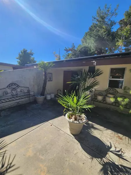 4305 Miriam Pl, La Mesa, CA 91941