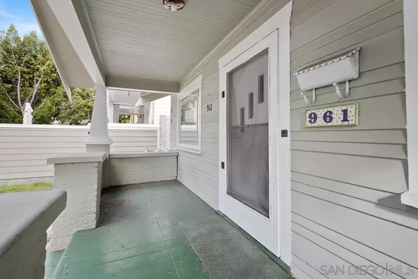 Coronado, CA 92118,961 E Avenue