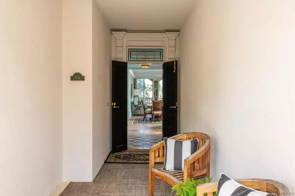 La Jolla, CA 92037,1001 Genter St #2A