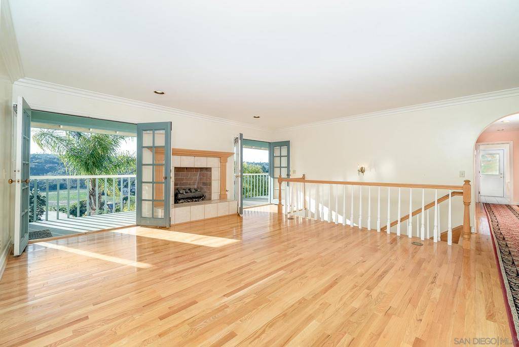 Fallbrook, CA 92028,2908 Lakemont Dr