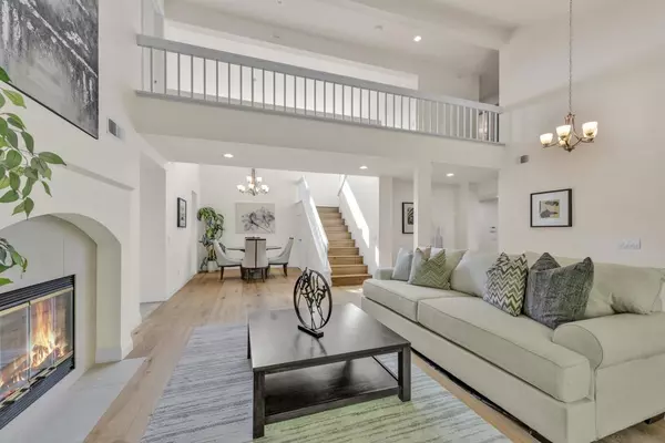 San Diego, CA 92130,3595 Santoro Way