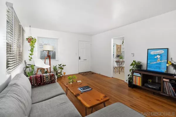 San Diego, CA 92107,4616 18 Brighton Ave