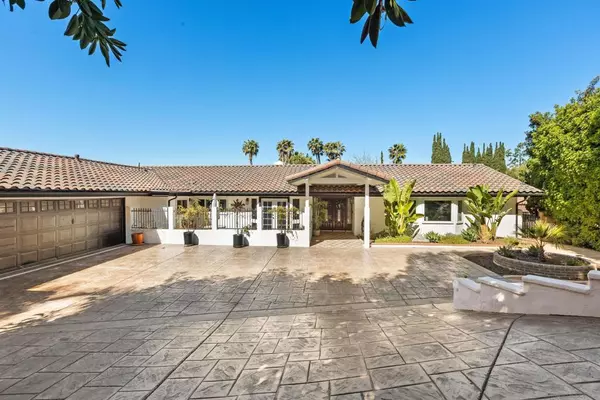 El Cajon, CA 92020,1548 Shadow Knolls Dr