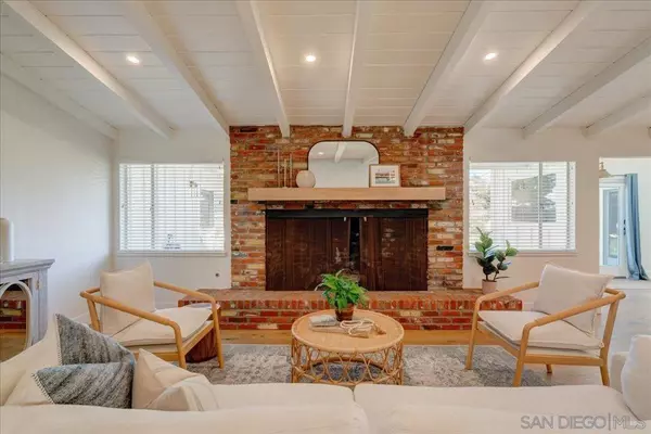 Oceanside, CA 92054,3019 Mesa Drive