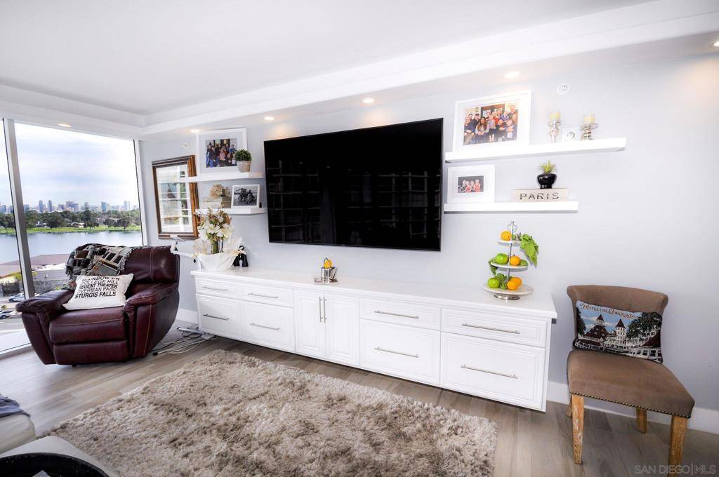 Coronado, CA 92118,1820 Avenida Del Mundo #609