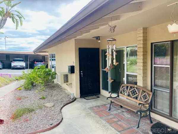 La Mesa, CA 91942,9320 Earl Street #25