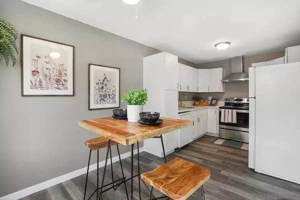 Escondido, CA 92027,1811 E Grand Avenue #149