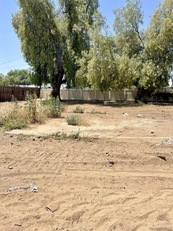 Corona, CA 92879,13801 Magnolia Ave