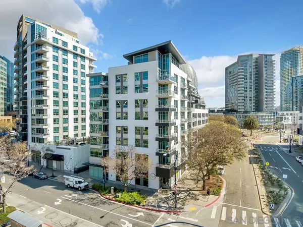 San Diego, CA 92101,206 Park Blvd #406