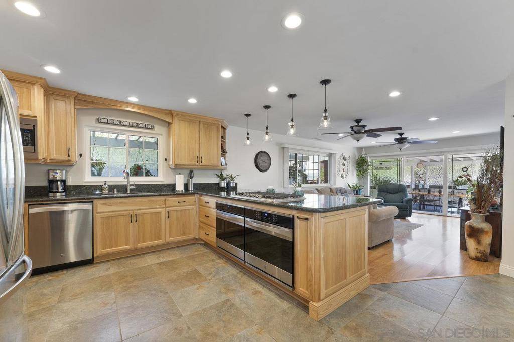 1468 Swallow Dr, El Cajon, CA 92020
