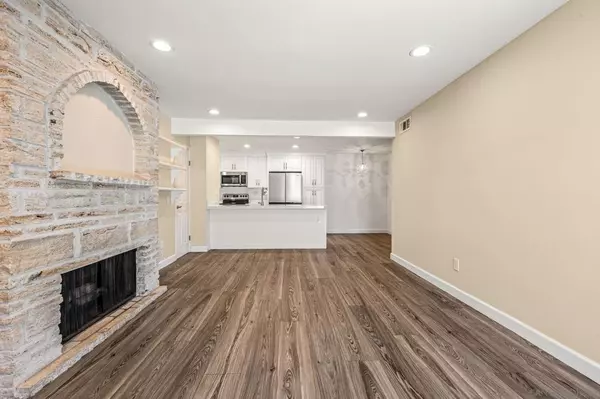 San Diego, CA 92123,9249 Village Glen Drive #103