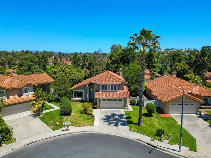 1732 Club Heights Ln, Vista, CA 92081