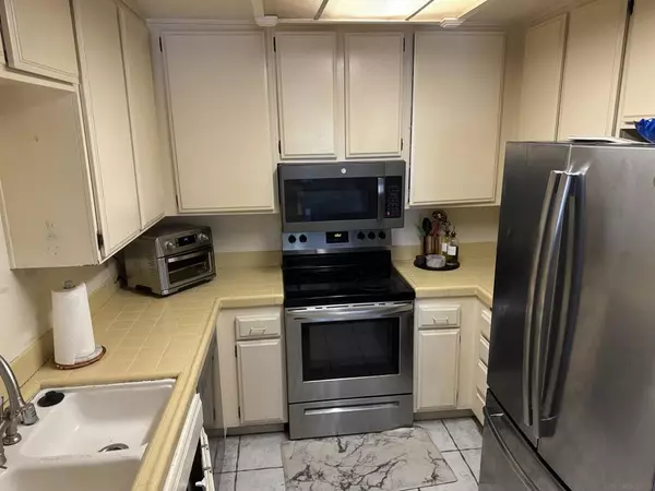 San Diego, CA 92108,10225 Caminito Cuervo #128