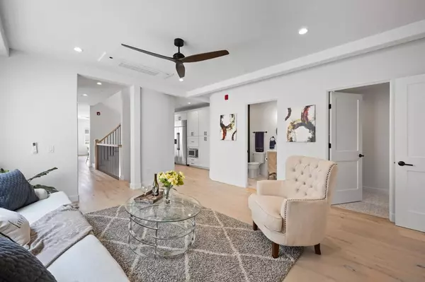 Oceanside, CA 92054,812 N Cleveland #2