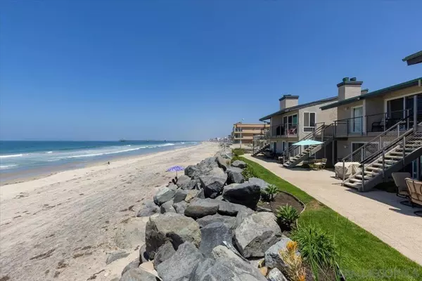 Imperial Beach, CA 91932,1434 Seacoast Dr #12
