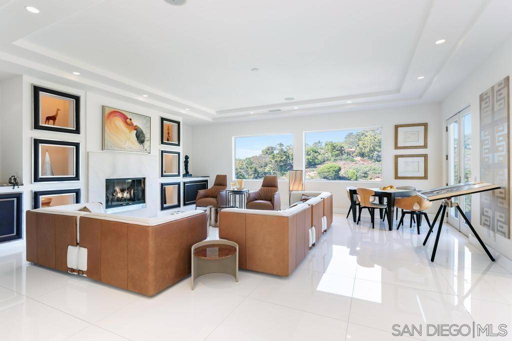La Jolla, CA 92037,6617 Muirlands Dr