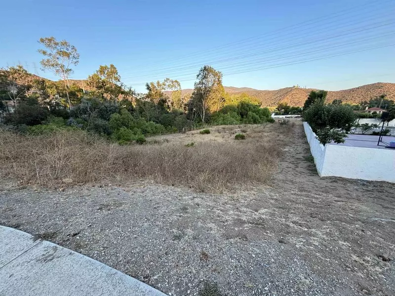 1819 Lola Lane, El Cajon, CA 92019