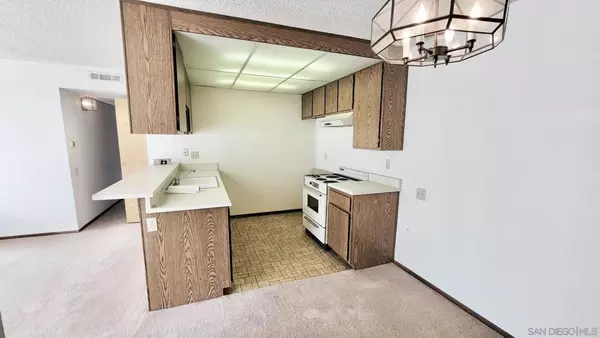 Lake Forest, CA 92630,21921 Rimhurst Dr #128-F