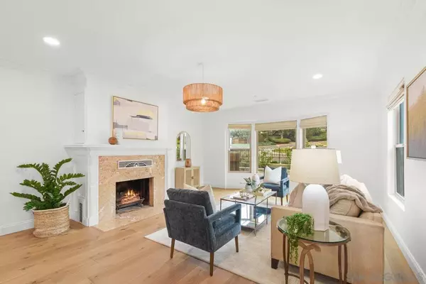 San Diego, CA 92107,886 Cordova St