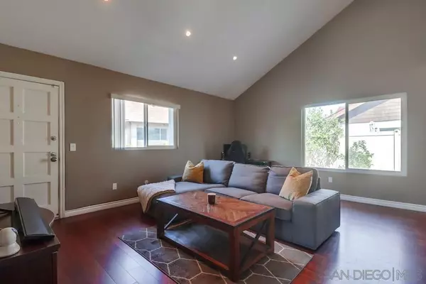 San Diego, CA 92139,6911 Parkside