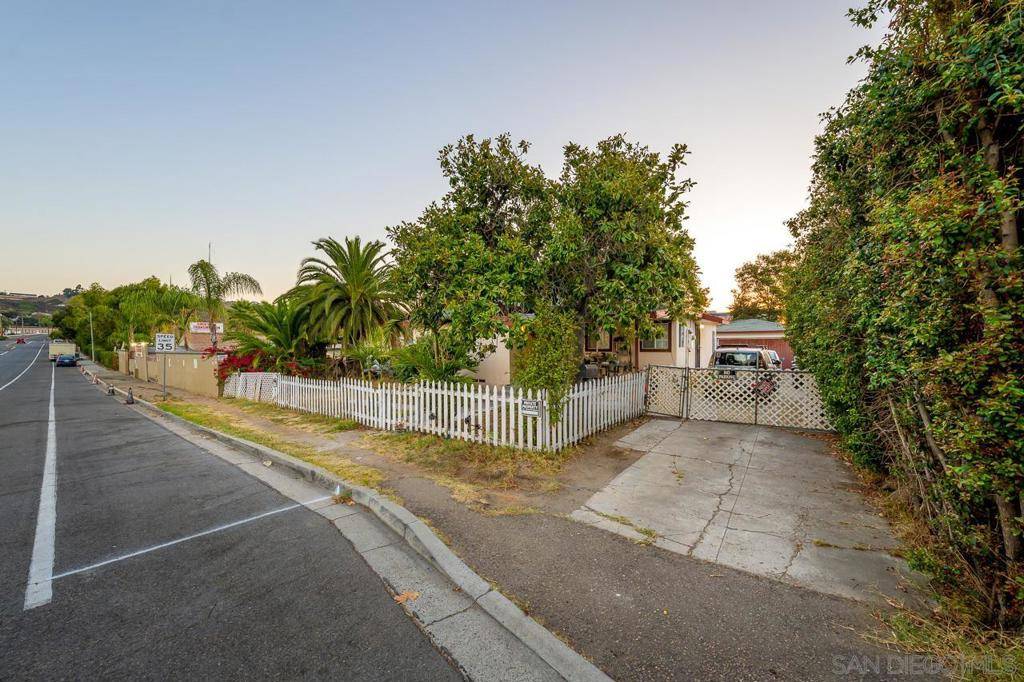 Lemon Grove, CA 91945,7968 BROADWAY