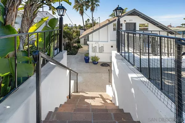 Solana Beach, CA 92075,215 17 N Granados