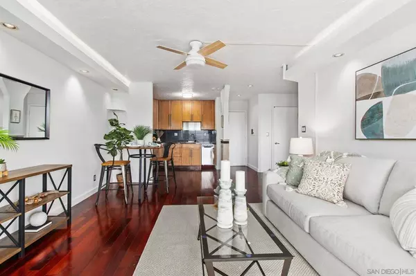San Diego, CA 92109,1645 Emerald St #2Q