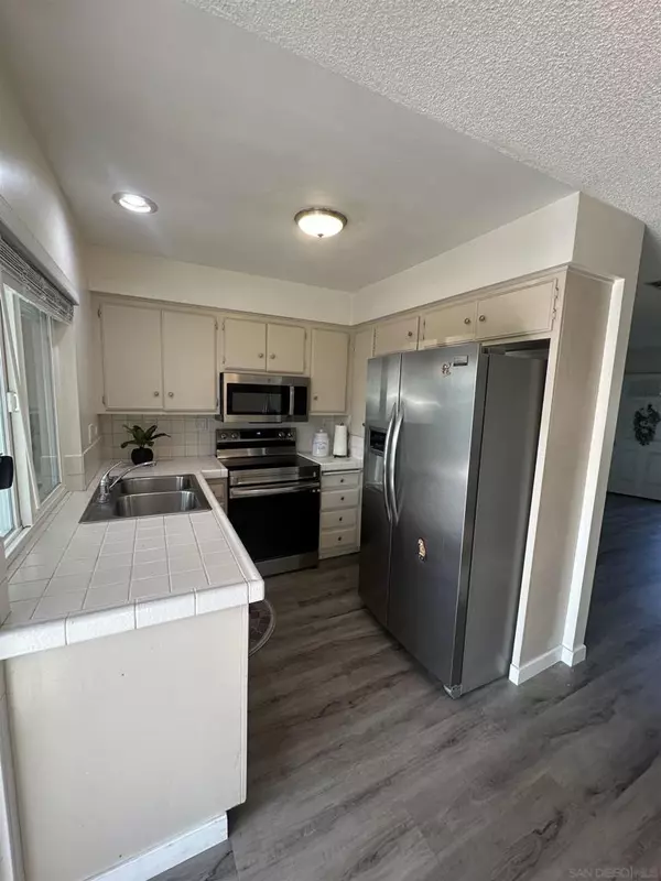 Oceanside, CA 92057,3875 Vista Campana S #2