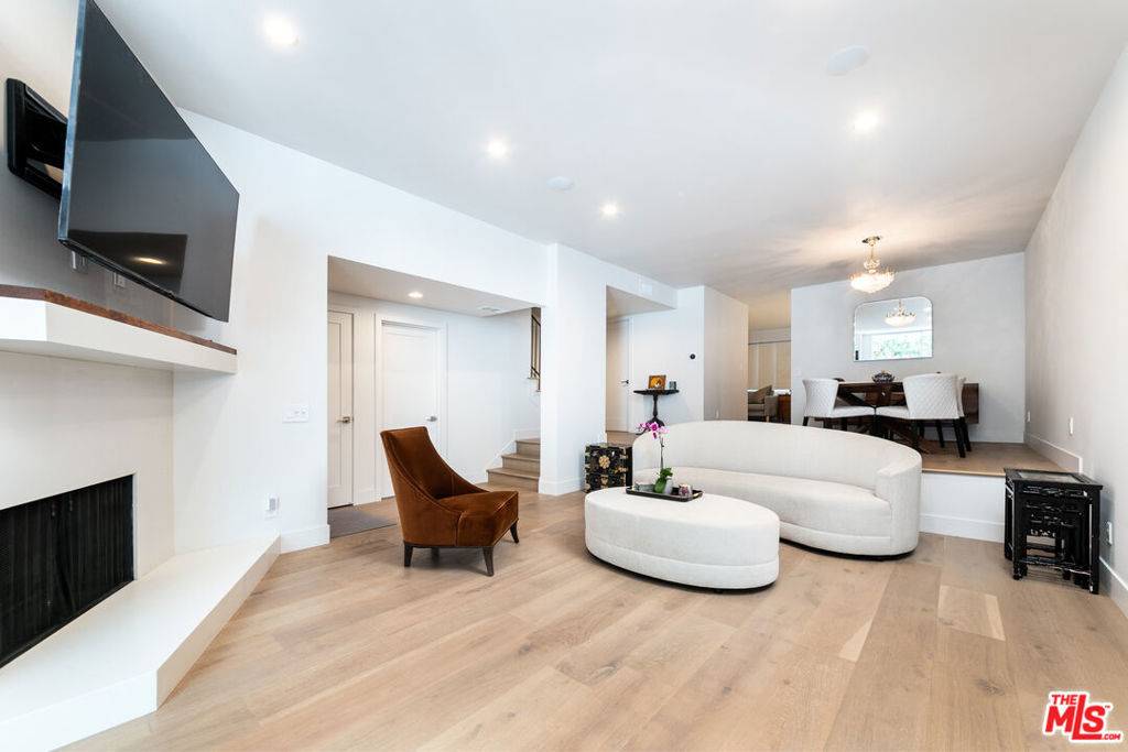 Pacific Palisades, CA 90272,17145 Palisades CIR #90