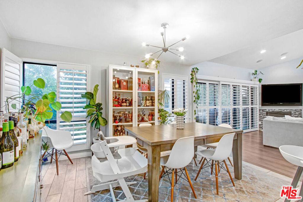 Sherman Oaks, CA 91403,4542 Willis AVE #302
