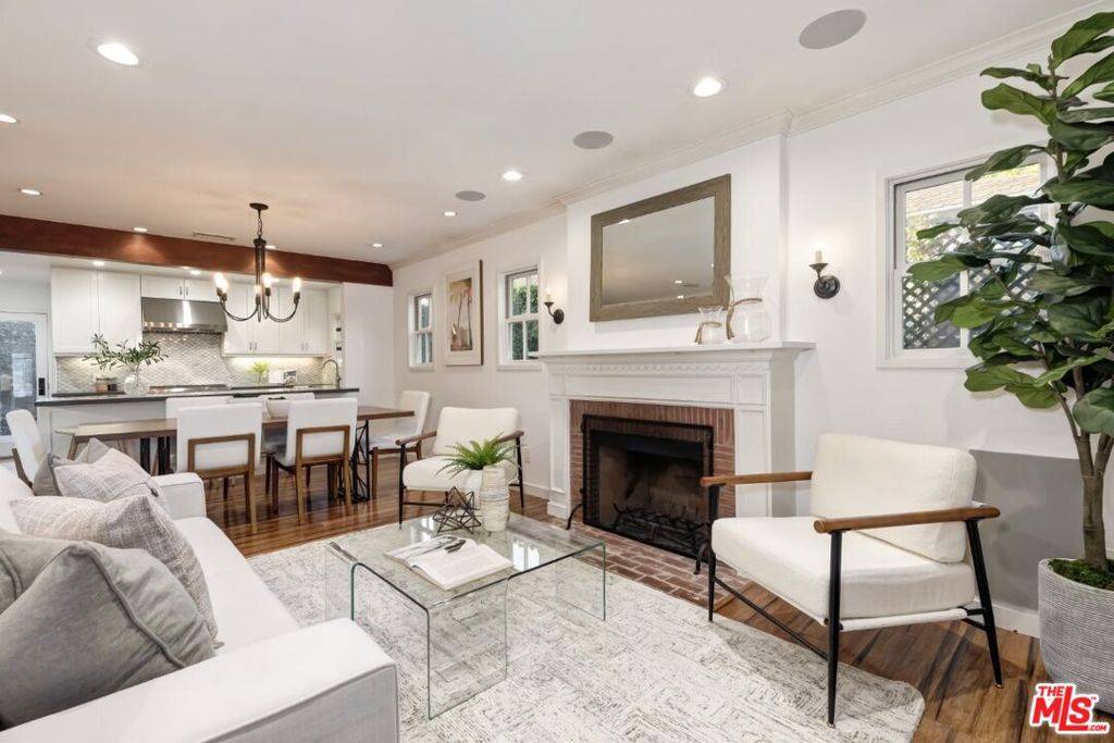 Pacific Palisades, CA 90272,817 Galloway ST
